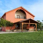 Bujtina Tushaj