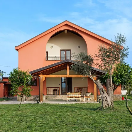 Landhuis Bujtina Tushaj