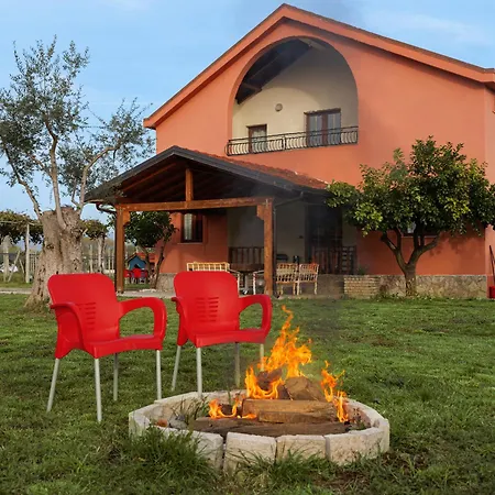 Bujtina Tushaj Lezhë