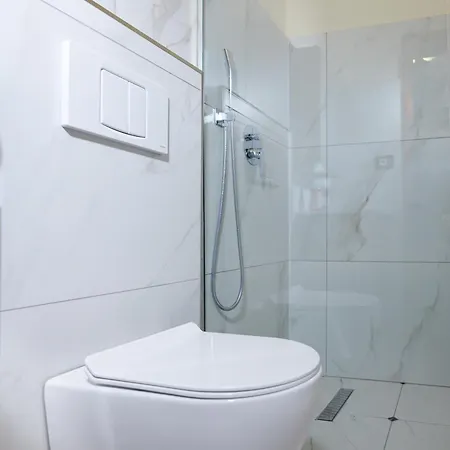 Bujtina Tushaj * Lezhë