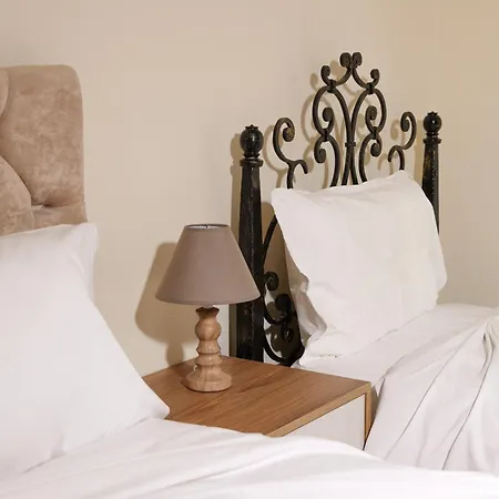 Landhuis Bujtina Tushaj *