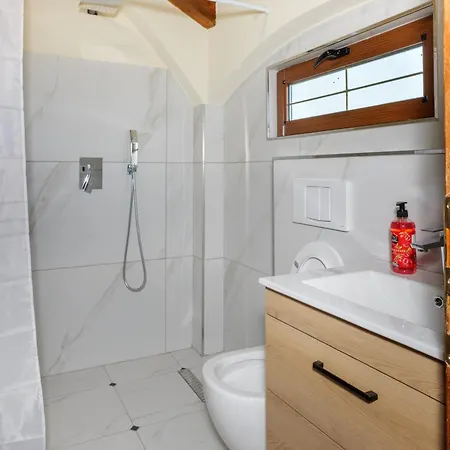 Bujtina Tushaj Landhuis Lezhë