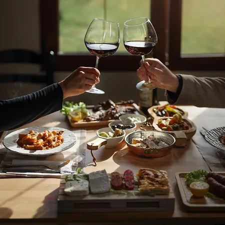 Bujtina Tushaj Lezhë