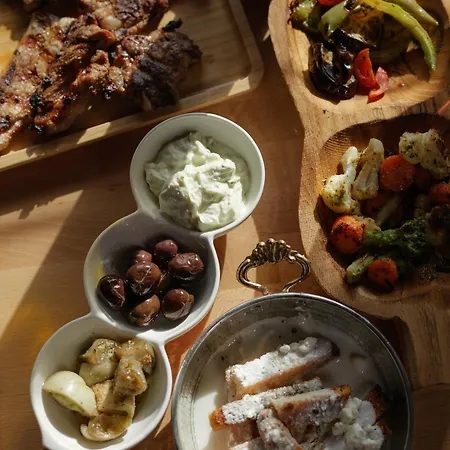 Bujtina Tushaj Landhuis *