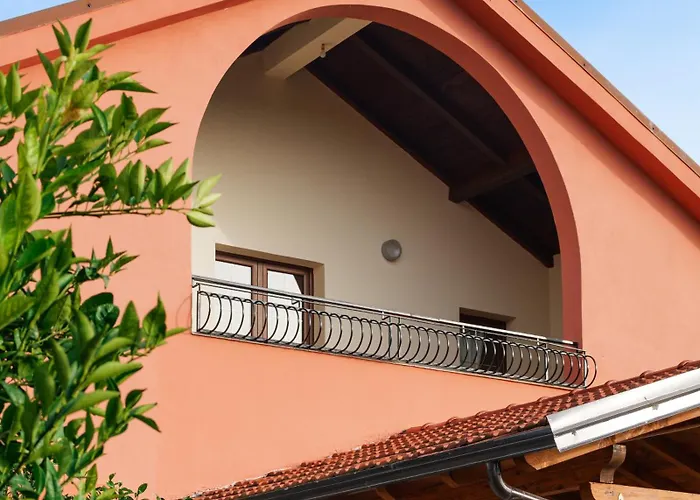 Bujtina Tushaj * Lezhë