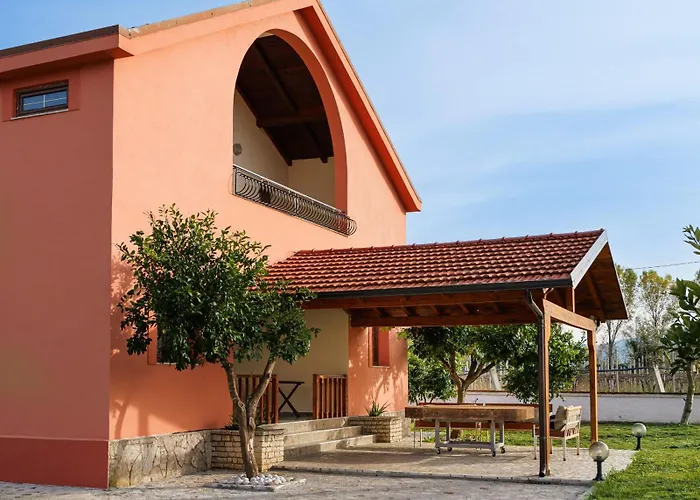 Bujtina Tushaj Venkovský dům