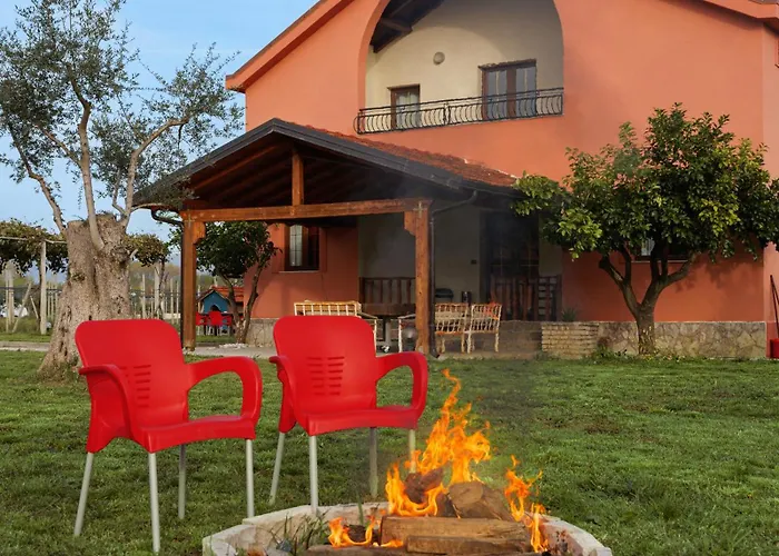 Bujtina Tushaj Lezhë