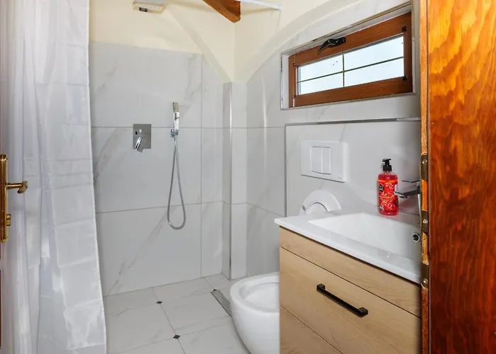 Bujtina Tushaj Landhaus Lezhë