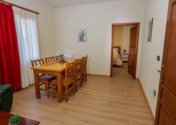 Bujtina Tushaj * Lezhë