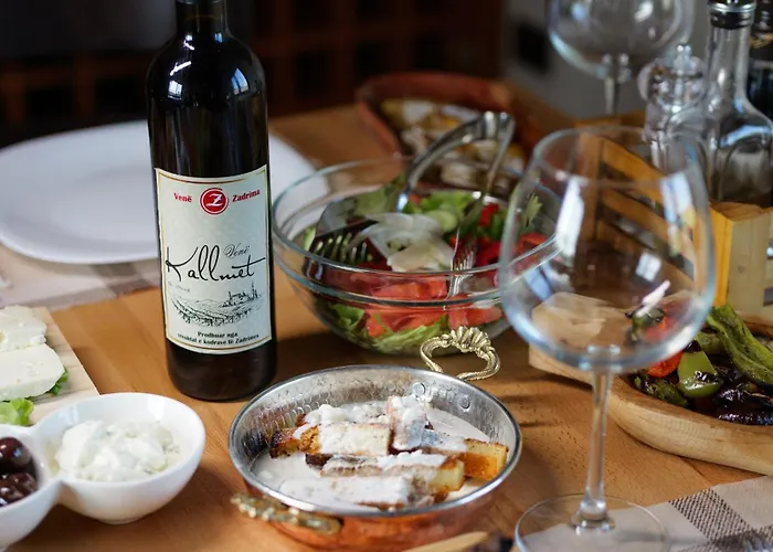 Bujtina Tushaj Lezhë